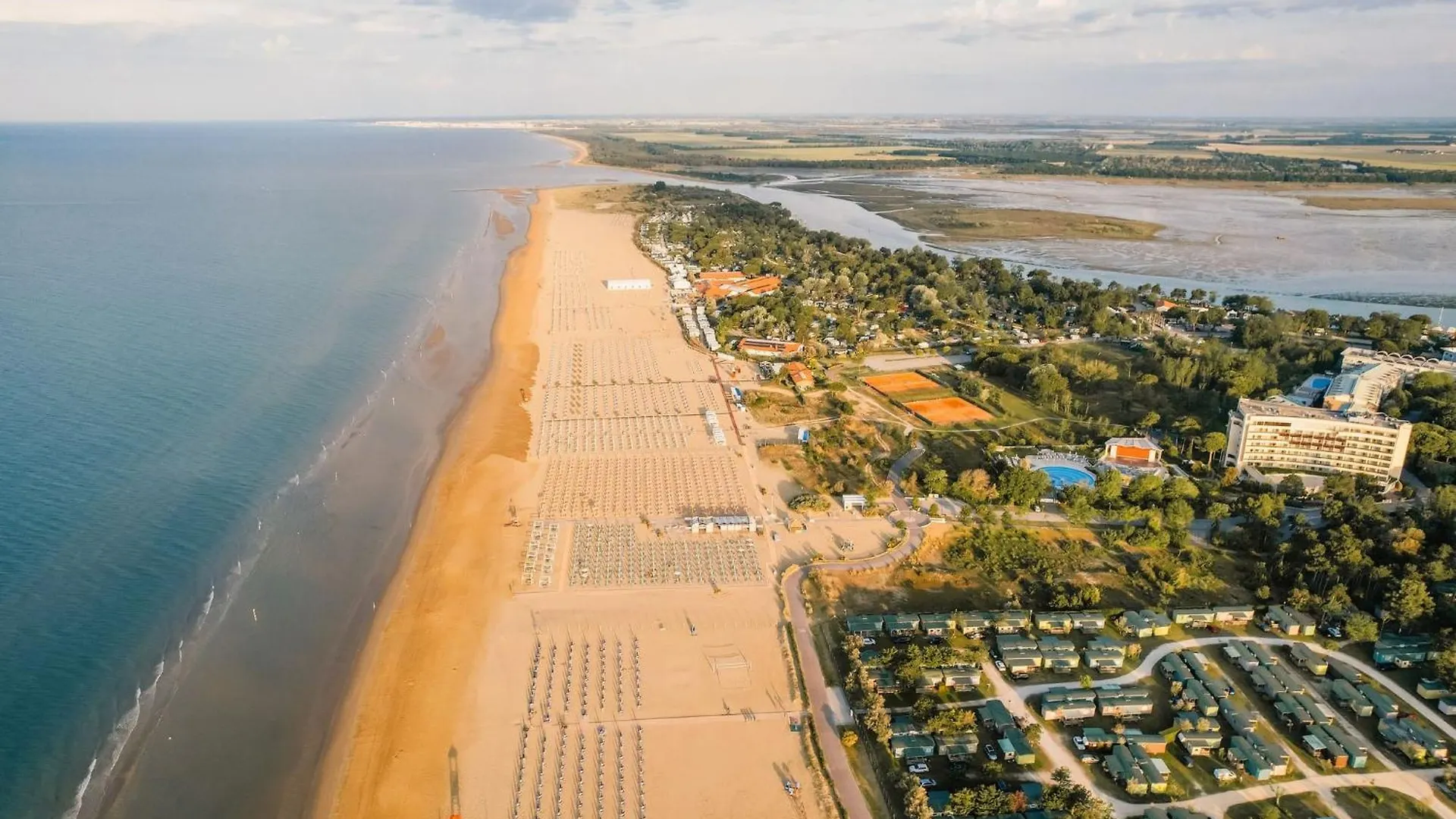 Holiday Village With Swimming Pool Daire Bibione